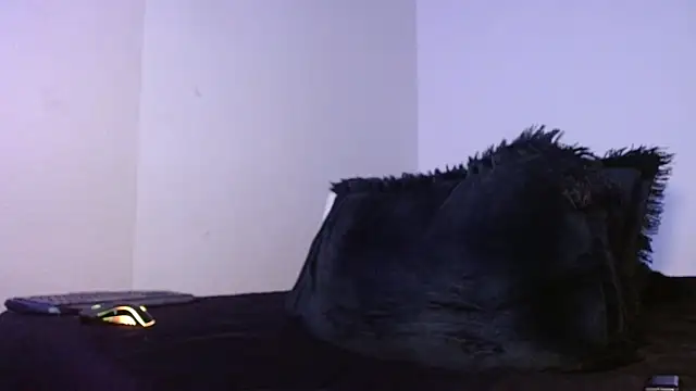 Snapshot of Lliam_2 chatting on October 13, 2:22 am Lliam 2 online show from October 13, 2:22 am