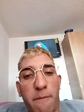 Snapshot of manu_stiv chatting on January 29, 12:13 pm manu stiv online show from January 29, 12:13 pm