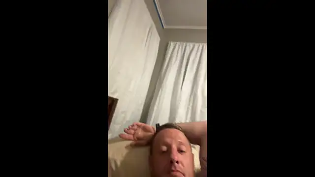 biggzee6 online show from April 4, 1:37 am