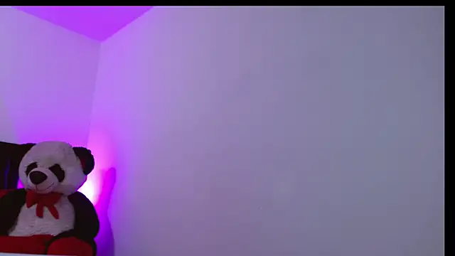 Snapshot of nathachasexy chatting on December 12, 1:43 am nathachasexy online show from December 12, 1:43 am