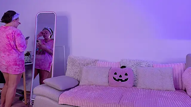 Snapshot of PatriciaSpice chatting on May 5, 4:42 am PatriciaSpice online show from May 5, 4:42 am