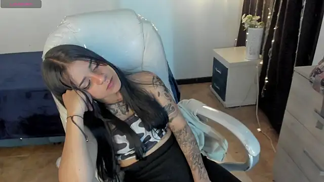 Nicole Foxx  online show from February 28, 11:34 pm