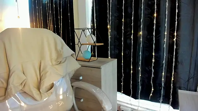 Nicole Foxx  online show from March 13, 6:56 pm