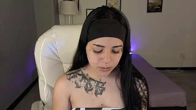 Nicole Foxx  online show from October 3, 7:44 pm