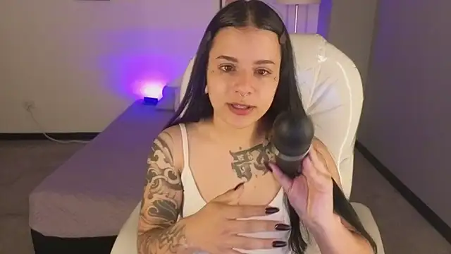 Nicole Foxx  online show from October 10, 7:46 pm