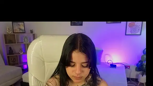 Nicole Foxx  online show from October 18, 3:24 pm