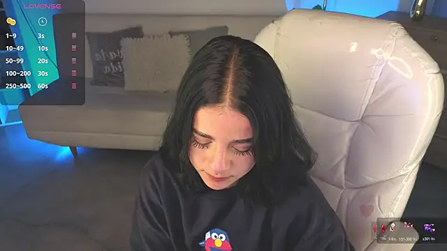 Nicole Foxx  online show from March 7, 8:06 pm