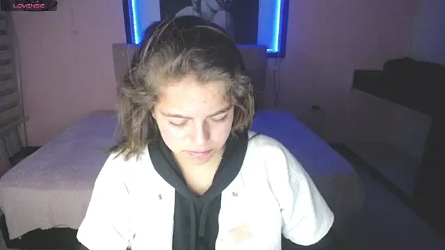 Kitten Cam online show from November 20, 1:17 am