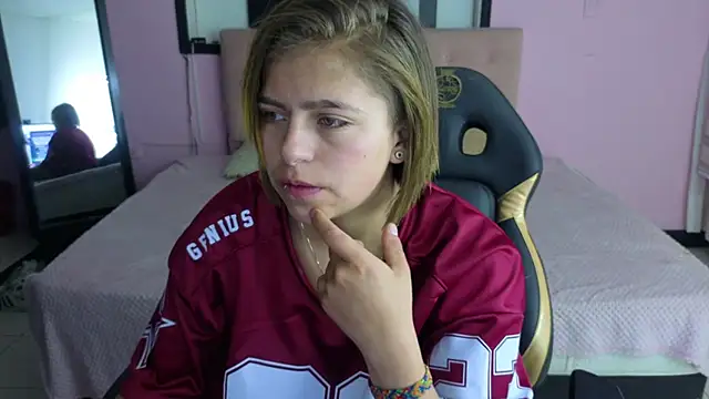 Kitten Cam online show from April 14, 11:44 pm