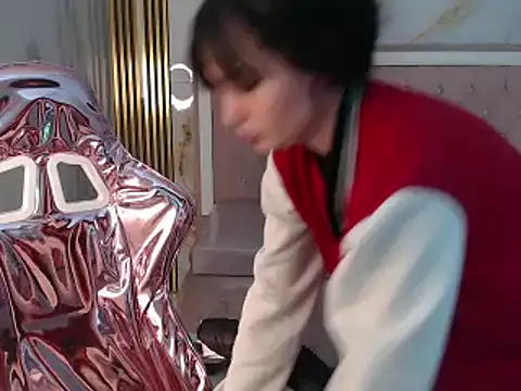 shalon diaz s online show from March 4, 1:06 pm