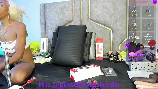 Snapshot of Liincostelloo chatting on May 26, 3:57 am Liincostelloo online show from May 26, 3:57 am