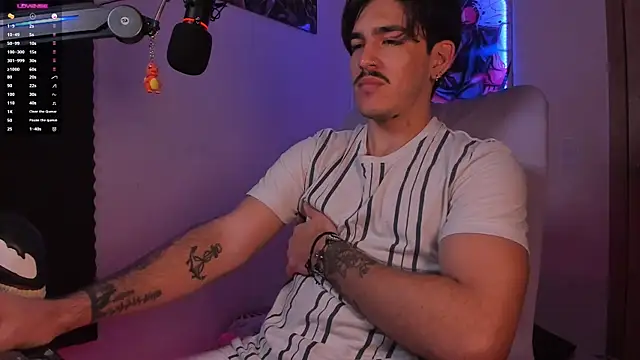 Snapshot of MaasterGerry chatting on February 19, 2:01 am MaasterGerry online show from February 19, 2:01 am