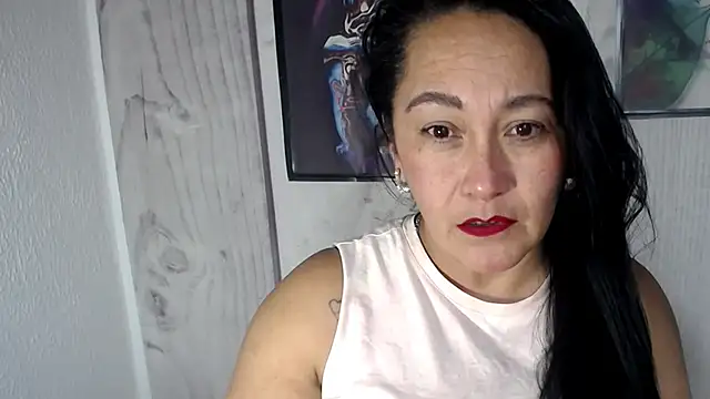 JULIANAWET69 online show from December 2, 4:29 am