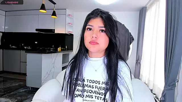 1lubonnie online show from March 14, 10:05 pm