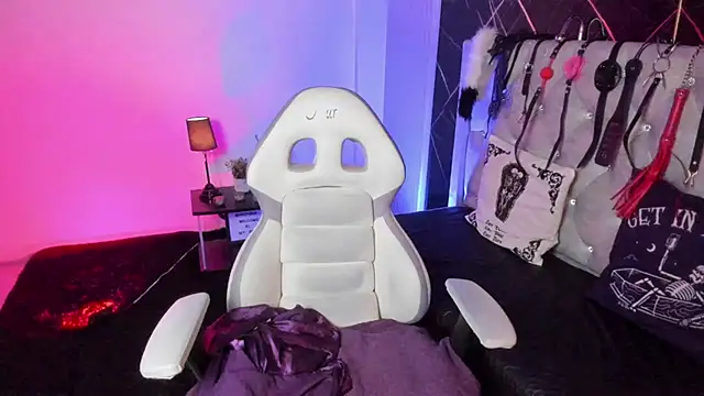 victoria  floyd online show from April 21, 8:34 pm