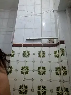 Snapshot of majdolin78 chatting on March 12, 7:28 pm majdolin78 online show from March 12, 7:28 pm