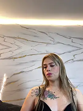 RayaCarr  online show from July 23, 1:09 pm