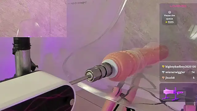 Snapshot of Lia_little18 chatting on February 13, 10:02 am Lia little18 online show from February 13, 10:02 am