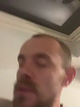 Snapshot of wyattstone chatting on December 22, 7:44 pm wyattstone online show from December 22, 7:44 pm