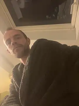 Snapshot of wyattstone chatting on February 1, 3:05 am wyattstone online show from February 1, 3:05 am