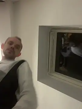 Snapshot of wyattstone chatting on February 14, 8:27 pm wyattstone online show from February 14, 8:27 pm