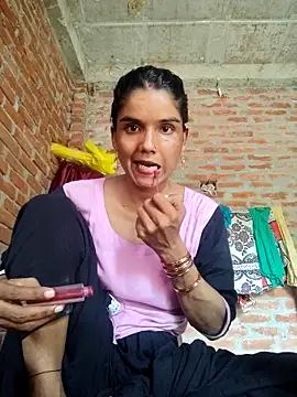 Snapshot of Sexy_Tanya69 chatting on September 30, 5:56 am Sexy Tanya69 online show from September 30, 5:56 am