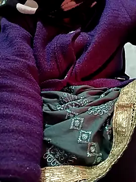 Snapshot of Sexy_Tanya69 chatting on December 17, 12:05 am Sexy Tanya69 online show from December 17, 12:05 am