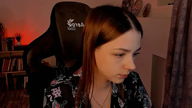 PamBeesly online show from January 25, 8:53 am