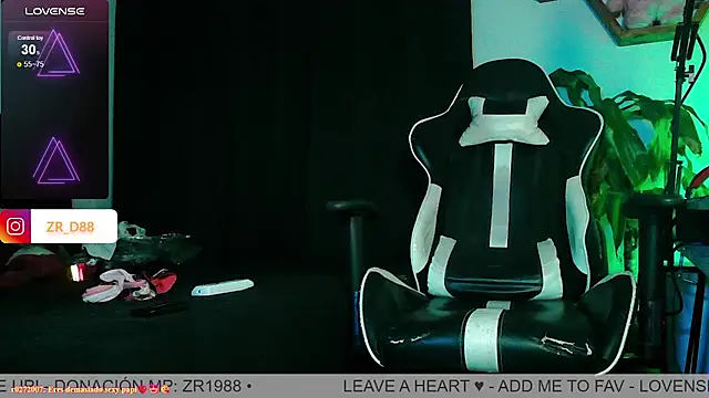 Snapshot of ZRD88 chatting on February 21, 8:07 am ZRD88 online show from February 21, 8:07 am