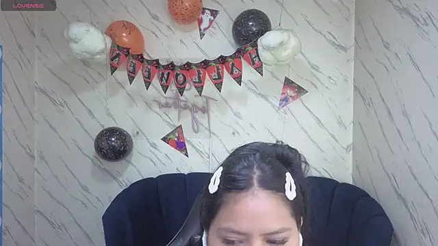 Paulette v online show from October 30, 1:01 pm