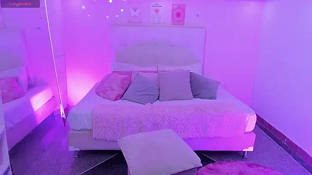 ScarlettDreamss7 online show from April 22, 11:12 am