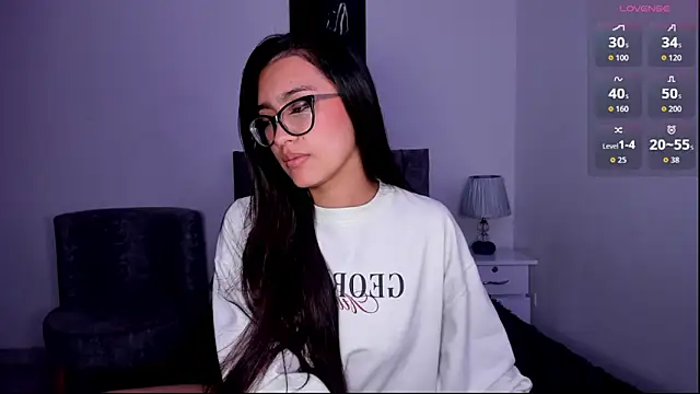 Snapshot of AgathaHowland_ chatting on October 15, 8:36 am AgathaHowland online show from October 15, 8:36 am