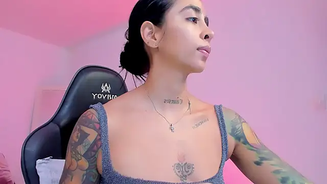 sophierooy22 online show from June 5, 2:01 pm