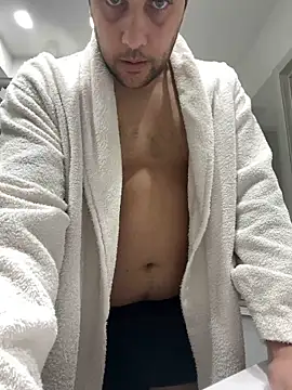 Snapshot of Greeneyes0820 chatting on January 19, 9:45 pm Greeneyes0820 online show from January 19, 9:45 pm