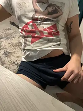 Snapshot of Greeneyes0820 chatting on January 22, 8:49 pm Greeneyes0820 online show from January 22, 8:49 pm