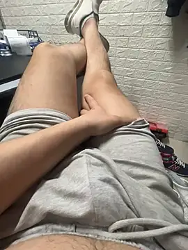 Snapshot of Greeneyes0820 chatting on February 16, 11:05 am Greeneyes0820 online show from February 16, 11:05 am