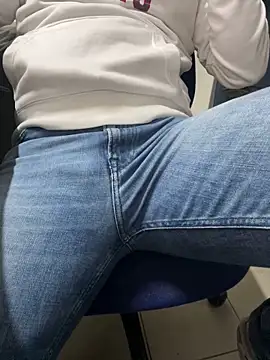 Snapshot of Greeneyes0820 chatting on February 27, 12:02 pm Greeneyes0820 online show from February 27, 12:02 pm