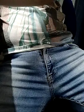 Snapshot of Greeneyes0820 chatting on November 18, 11:14 am Greeneyes0820 online show from November 18, 11:14 am