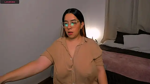 brithany olson25 online show from September 28, 12:21 pm