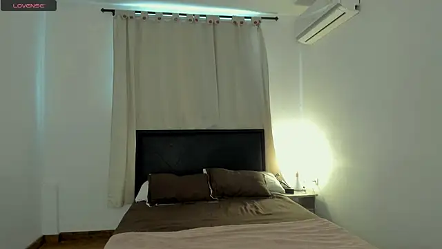 brithany olson25 online show from March 20, 9:41 pm