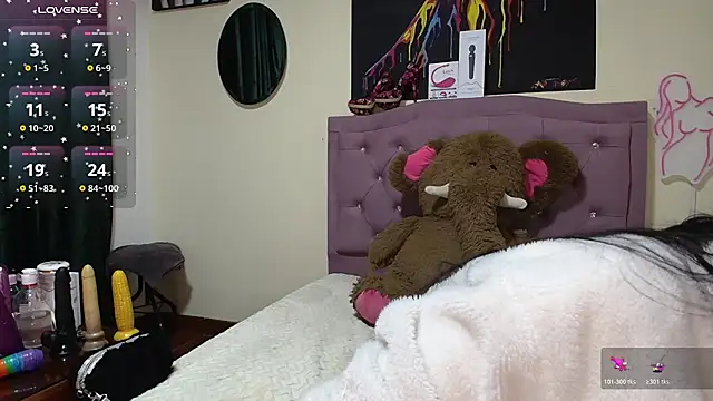 Emmie Hot online show from November 27, 12:07 pm