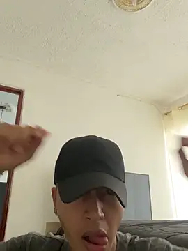 Snapshot of Diegosavage3 chatting on February 19, 9:03 pm Diegosavage3 online show from February 19, 9:03 pm