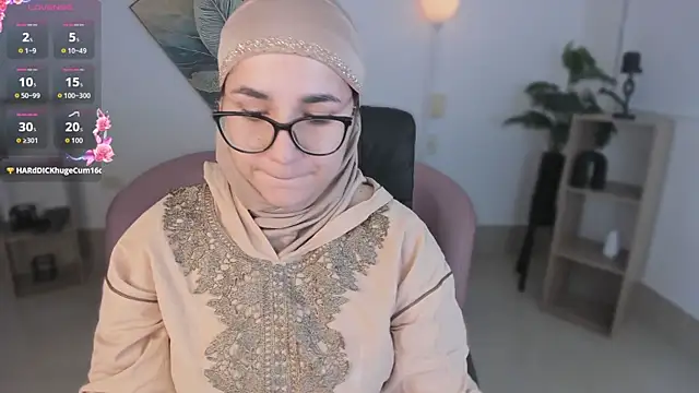 Snapshot of Ayha_khalaf chatting on October 30, 1:18 am Ayha khalaf online show from October 30, 1:18 am