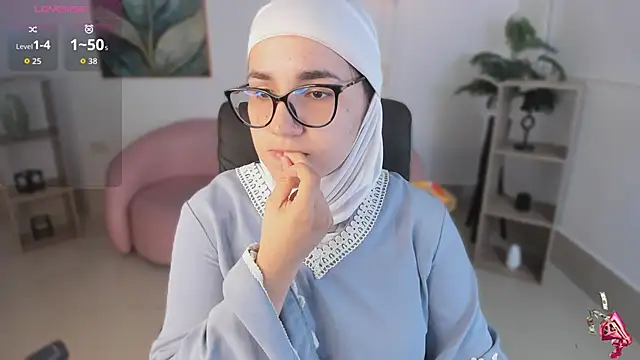 Snapshot of Ayha_khalaf chatting on November 21, 1:04 am Ayha khalaf online show from November 21, 1:04 am