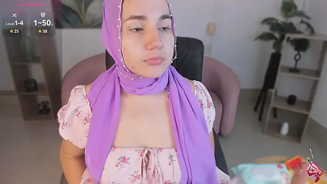 Snapshot of Ayha_khalaf chatting on November 23, 1:05 am Ayha khalaf online show from November 23, 1:05 am