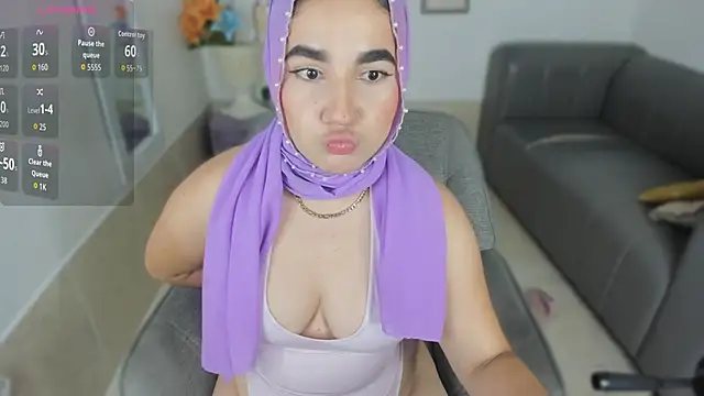 Snapshot of Ayha_khalaf chatting on November 23, 11:15 pm Ayha khalaf online show from November 23, 11:15 pm