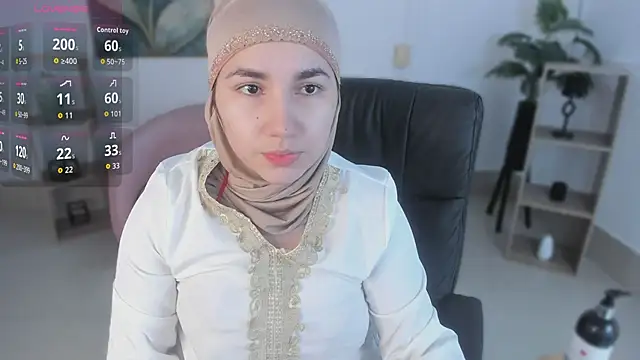 Snapshot of Ayha_khalaf chatting on November 25, 1:05 am Ayha khalaf online show from November 25, 1:05 am