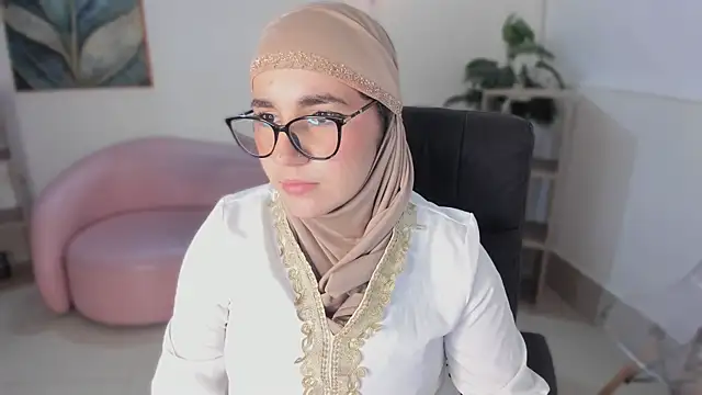 Snapshot of Ayha_khalaf chatting on November 30, 11:53 pm Ayha khalaf online show from November 30, 11:53 pm