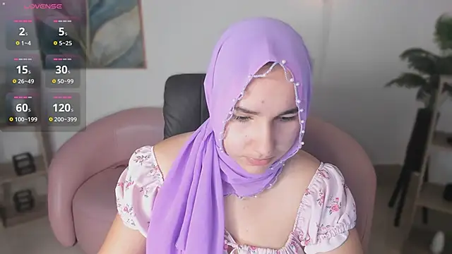 Snapshot of Ayha_khalaf chatting on December 3, 1:02 am Ayha khalaf online show from December 3, 1:02 am