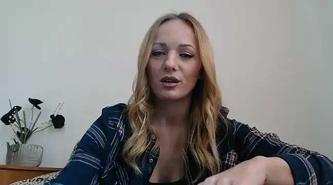 EllyaDiamond online show from February 17, 7:37 am